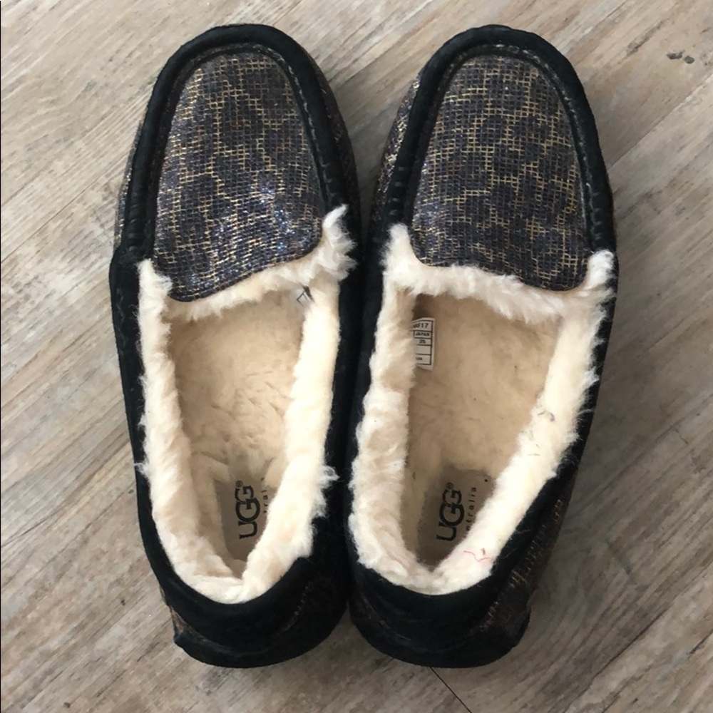 UGG Cheetah Mocassin Slippers